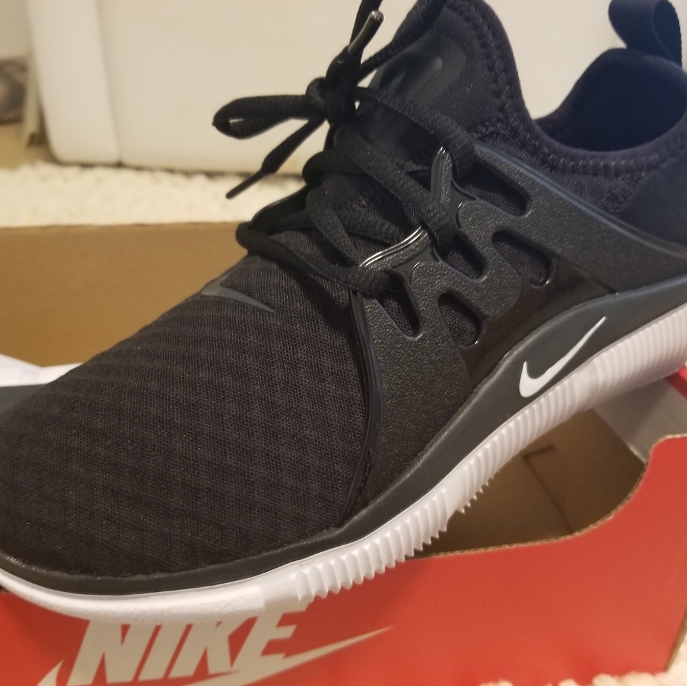 Nike Aclame BNWB
